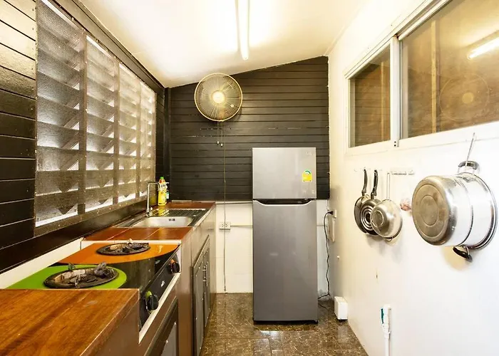 420 House- Up To 10 Guests In Bangkok. Bangkok