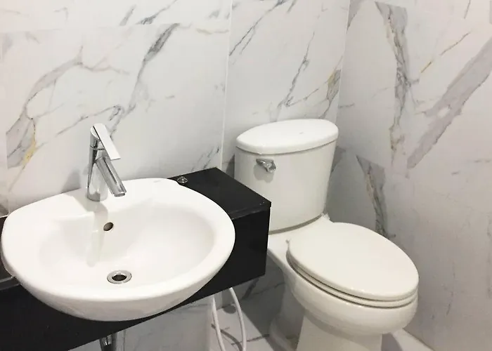 420 House- Up To 10 Guests In Bangkok. Casa vacanze *