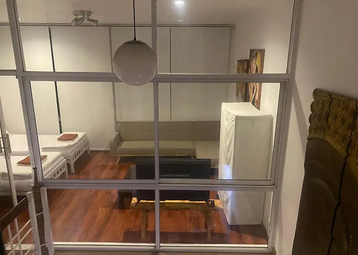 420 House- Up To 10 Guests In Bangkok.