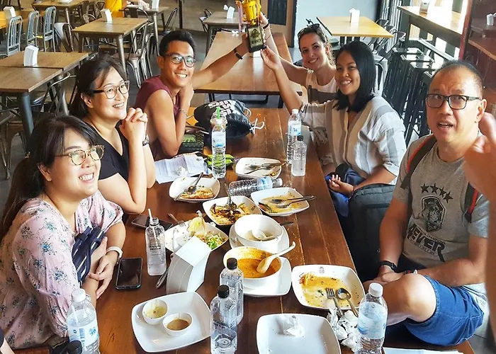 420 House- Up To 10 Guests In Bangkok.